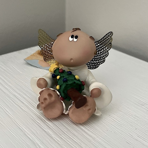 🎄 Angel Cheeks Christmas Figurines – Set of 5 🎁 - Picture 7 of 9